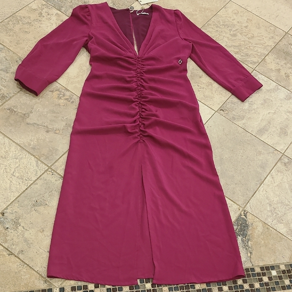 RELISH Elegant Pink Ruched Sheath Dress with Plunge Neckline